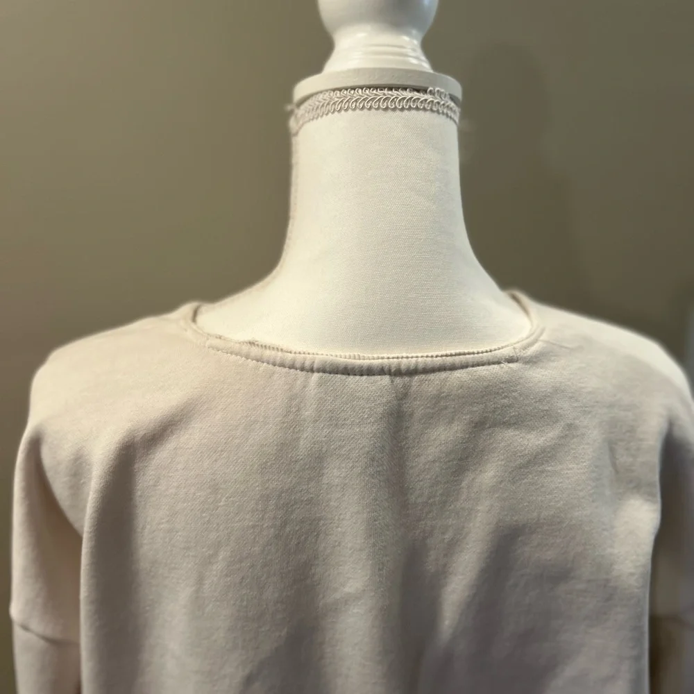 Men’s North Face Cream sweatshirt Medium crewneck